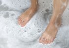 Conversation: Guest Reports a Clogged Shower